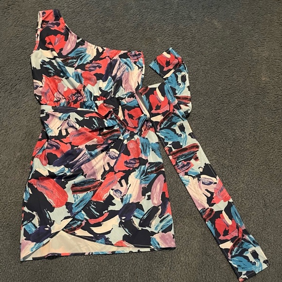 Hot one shoulder colorful short dress - Picture 2 of 4